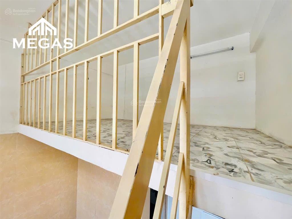Phòng trọ gác cao  rộng an ninh sạch sẽ thuận tiện di chuyển giáp q6