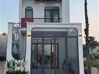 Amc phát mãi căn nhà 1 trệt, 1 lầu, hẻm 1/ ngay chợ hưng long cách 500m