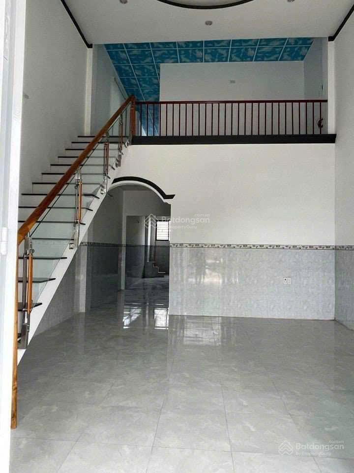 Nh thanh lý căn nhà cũ, hẻm 1/ đường dương đình cúc, xã tân kiên cách cầu bình điền 300m