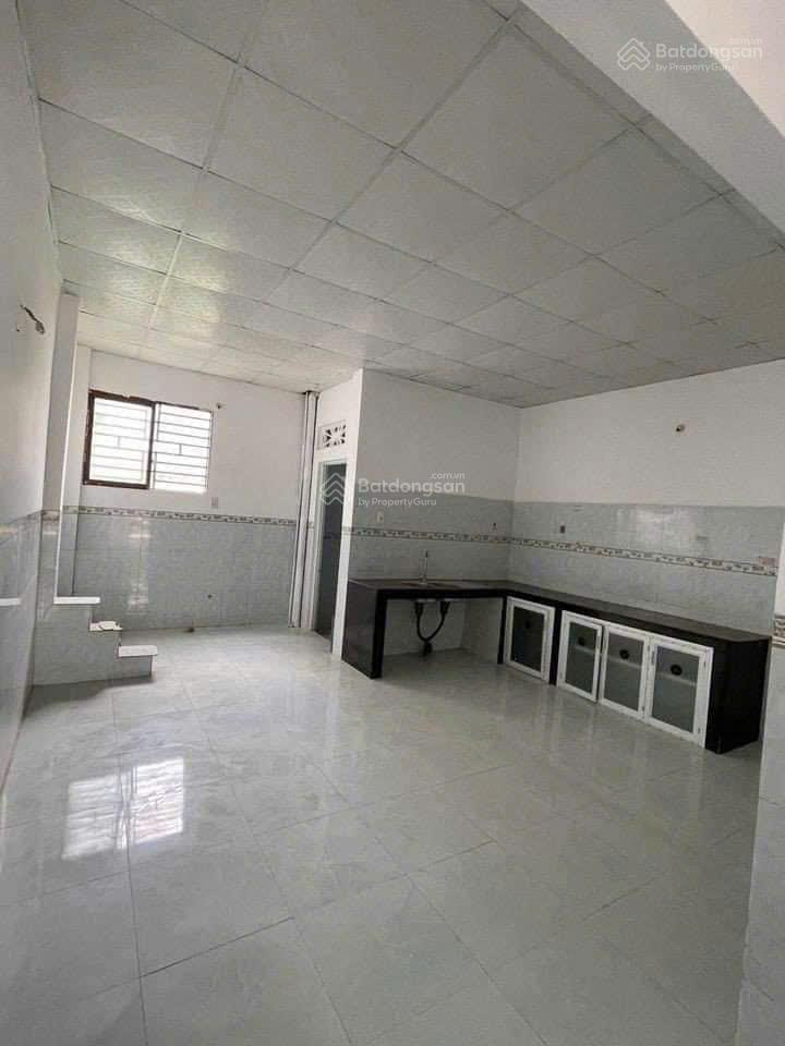 Nh thanh lý căn nhà cũ, hẻm 1/ đường dương đình cúc, xã tân kiên cách cầu bình điền 300m