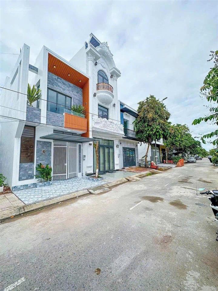 Bank thanh lí phát mãi căn nhà 1 trệt, 1 lầu ngay kdc bình hưng, sổ hồng riêng