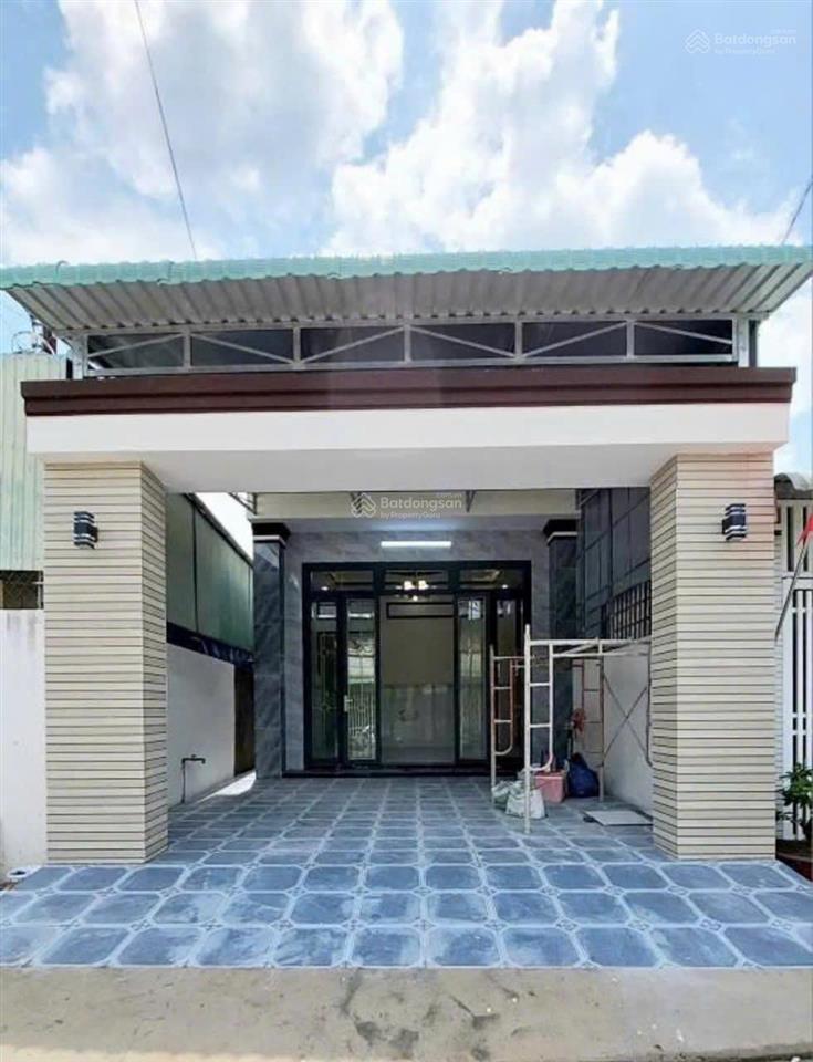 Vietbank chánh hưng thanh lý căn nhà ngay gần chợ qui đức, xã hưng long, sổ hồng riêng