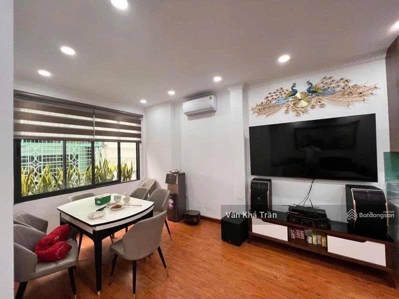 Bán nhà phân lô phố hoàng cầu  đống đa, 60m, 6 tầng thang máy, ô tô vào nhà, 29,9 tỷ