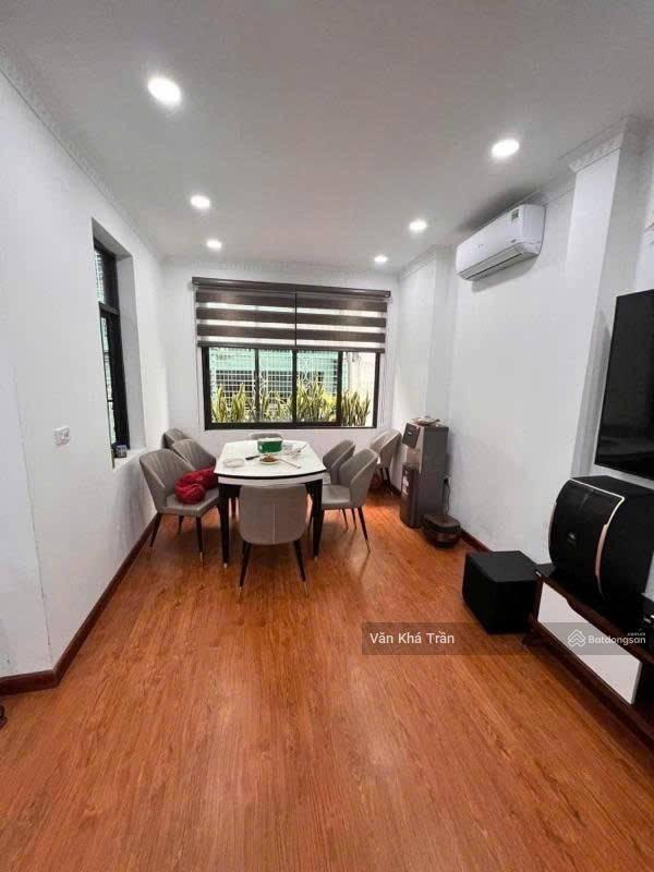 Bán nhà phân lô phố hoàng cầu  đống đa, 60m, 6 tầng thang máy, ô tô vào nhà, 29,9 tỷ
