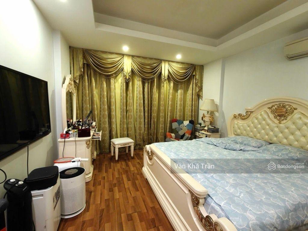 Bán nhà riêng phố hoàng cầu, đống đa siêu đẹp 51m, mt5m, 5 tầng thang máy giá 30,3 tỷ