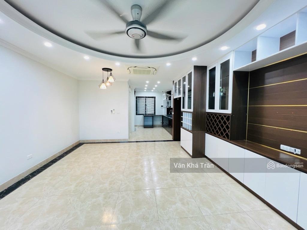 Bán nhà hoàng cầu phân lô ô tô vào nhà thang máy vừa ở vừa kinh doanh tốt 59m2 giá 30,5 tỷ