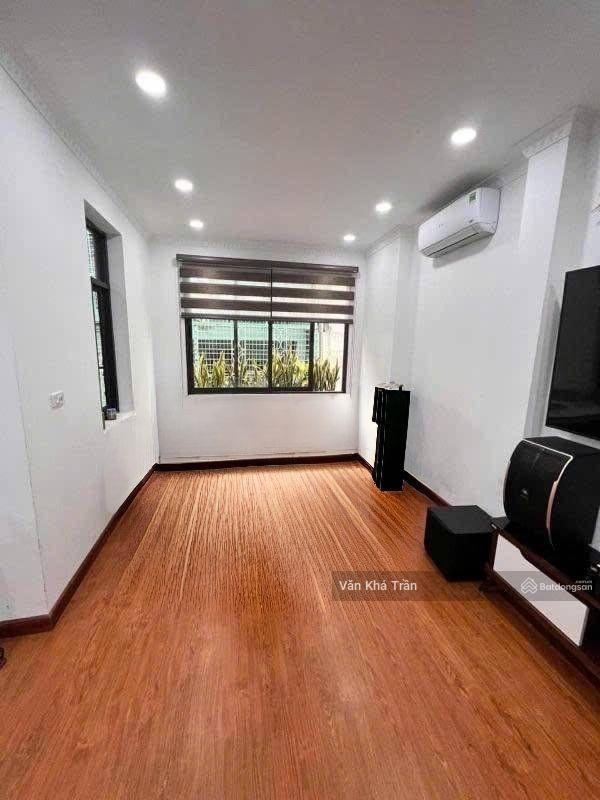 Chính chủ bán nhà riêng tại phố hoàng cầu, đống đa 64m, mt6, 6 tầng, giá 32 tỷ