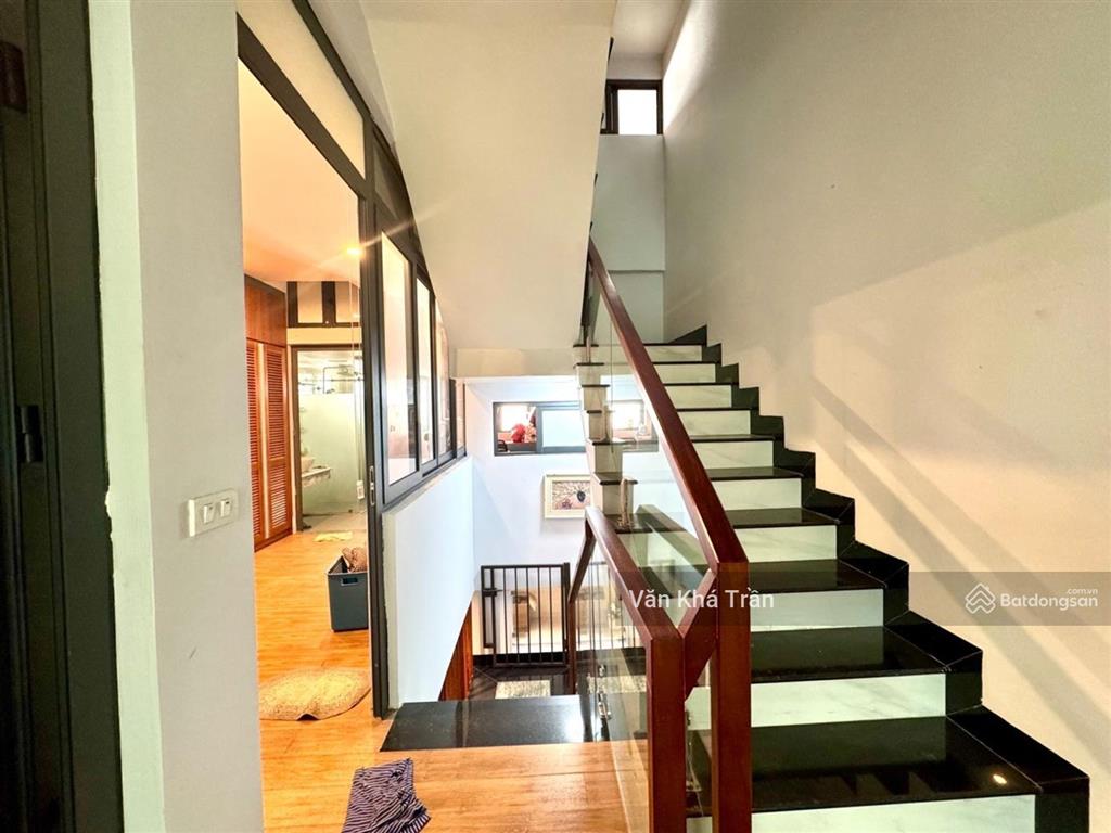 Bán nhà hoàng cầu ô tô tránh gần phố 60m2 mặt tiền 5m giá 26 tỷ