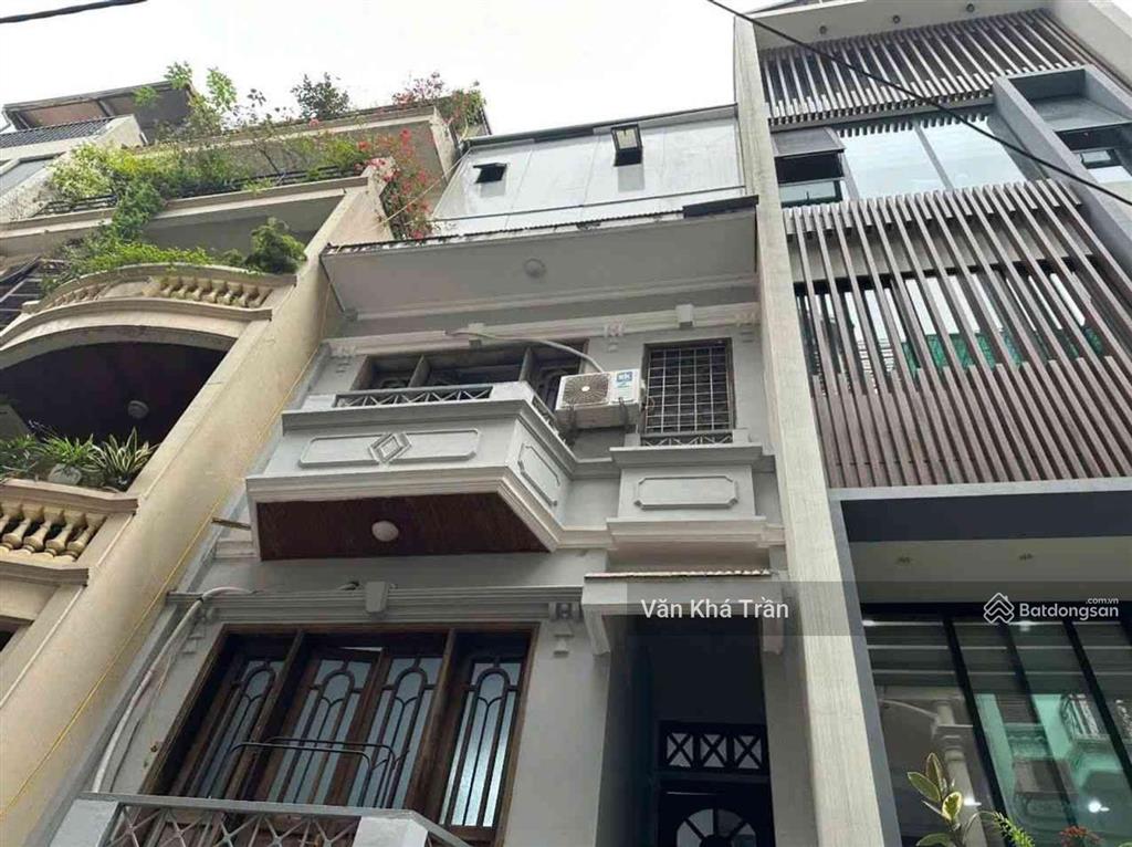 Bán nhà hoàng cầu ô tô tránh gần phố 60m2 mặt tiền 5m giá 26 tỷ