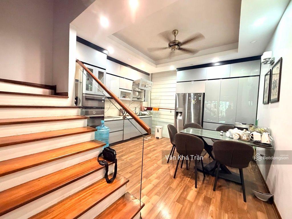 Bán nhà hoàng cầu, đống đa phân lô ô tô tránh vỉa hè 51m2 giá 30,5 tỷ