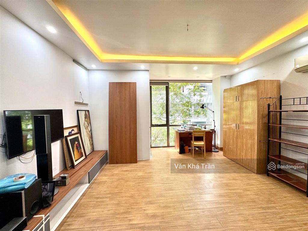 Bán nhà hoàng cầu phân lô ô tô tránh gần phố 60m2 giá 26 tỷ