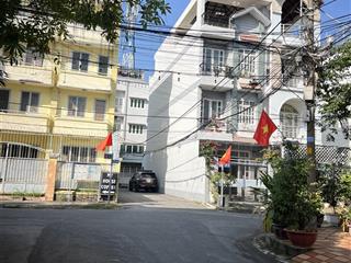 Tt q7  góc 2 mặt kế bên khu bộ công an  ngang hơn 4m  2 tầng mới tinh  chỉ nhỉnh 4ty