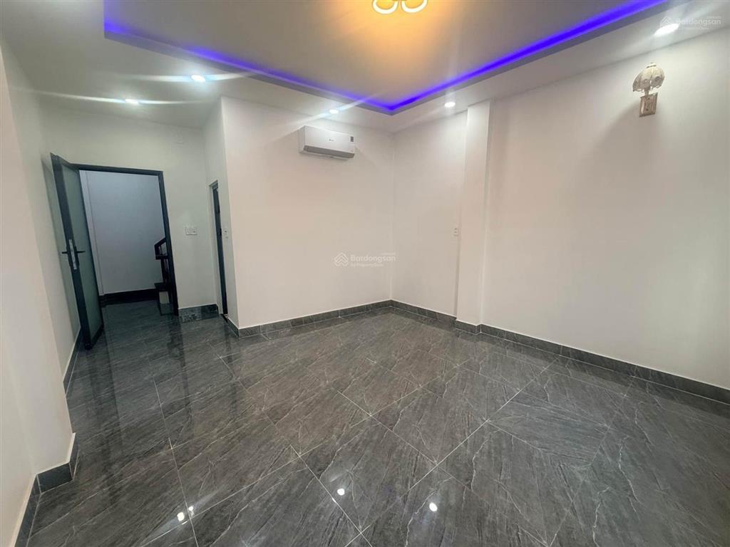 Nhà mới 5 tầng  hẻm oto 7 chỗ  dương quảng hàm 7,8 tỷ