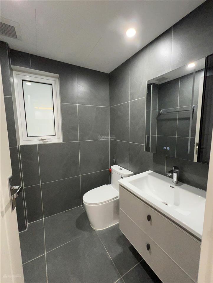 Mình cho thuê nhà mới, hai cửa đi, thang máy, 88m2 5t giáp linh lang, đào tấn, phan kế bính32 tr
