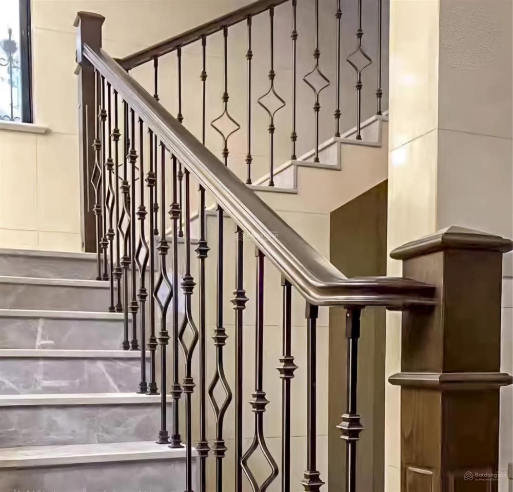 Cho thuê nhà mới xây, cạnh chùa bộc, phạm ngọc thạch, tôn thất tùng, thang máy 107m2* 5t 37 tr