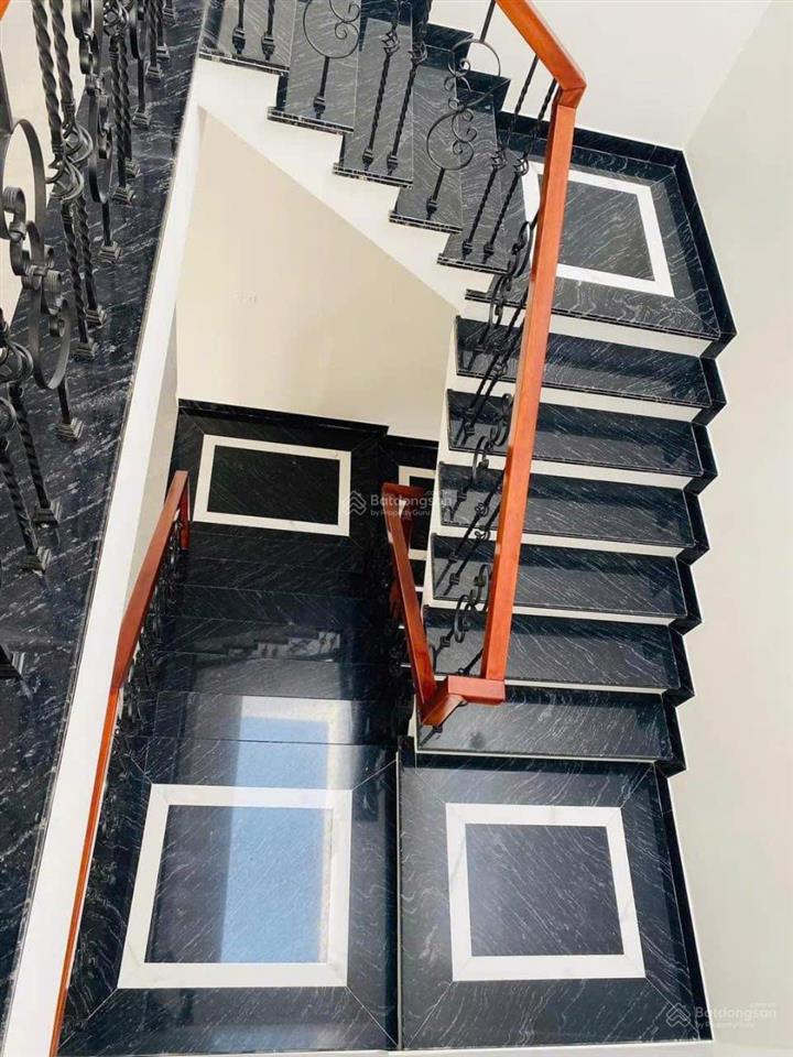 Cho thuê nhà mới xây, giáp lạc long quân, võ chí công, nguyễn hoàng tôn, thang máy, 113m2x 5t*34 tr