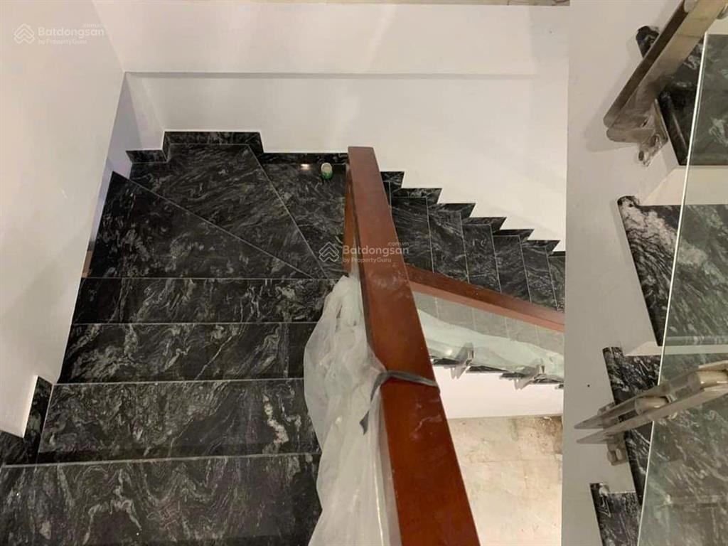Chính chủ tôi cho thuê nhà xây mới, thang máy, 105m2 5t, giáp lò đúc, hòa mã, hàm long37 tr