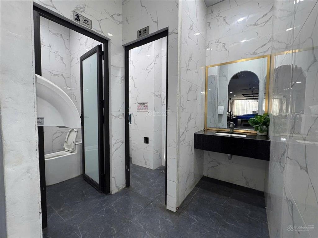 Nhà mình cho thuê nhà mới, gần nguyễn trường tộ, hàng than, trấn vũ, thang máy 113m2* 5t 38 tr