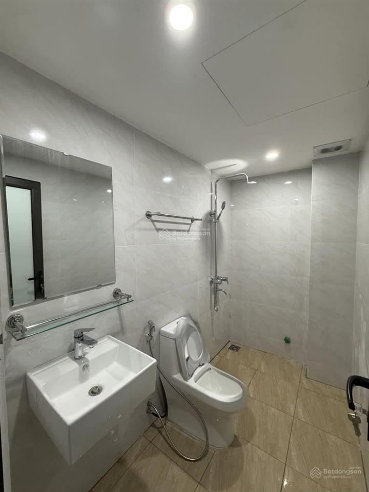 Mình chính chủ cho thuê nhà mới, thang máy, 111m2, 5t gần bạch mai, lạc trung, võ thị sáu  34 tr