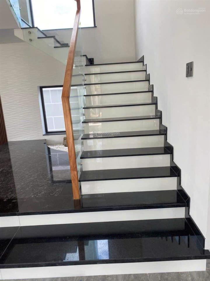 Mình chính chủ cho thuê nhà mới, thang máy, 111m2, 5t gần bạch mai, lạc trung, võ thị sáu  34 tr