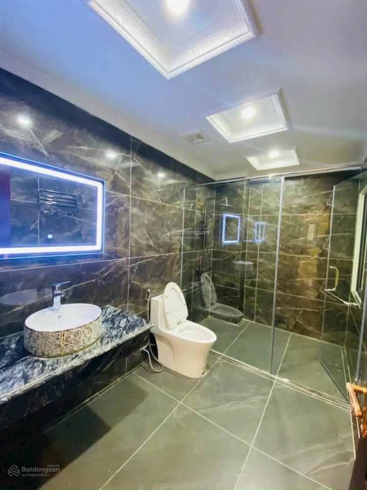 Nhà mình cho thuê nhà, 111m2 5t giáp hoàng quốc việt, tô hiệu, nghĩa tân45 tr, vp, nhà hàng, kd