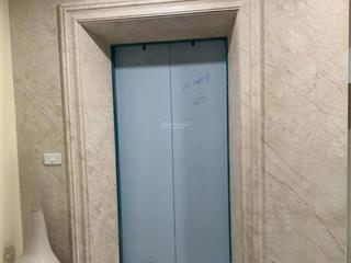 Cho thuê nhà mới, thang máy, 129m2 5t cạnh trần quốc hoàn, phạm tuấn tài, nguyễn phong sắc43 tr