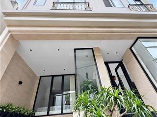 Bán gấp toà chdv phố vĩnh phúcdt107m2x9t36căn hộ kkfull nội thấtngõ rộngsát phốgiá 37 tỷ