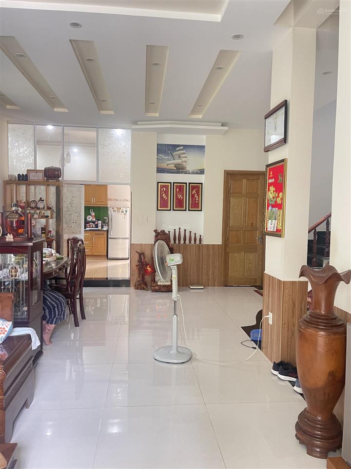 Chủ gửi bán căn biệt thự phước sơn (p11, tp vũng tàu cũ) đã hoàn thiện full nội thất, gần biển