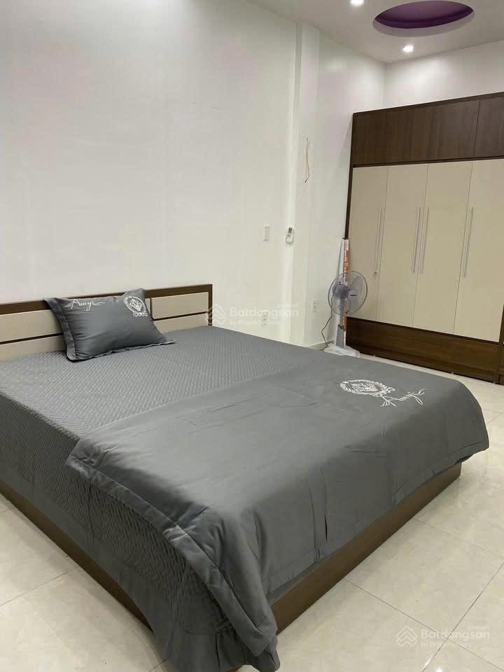 Văn cao nhà 5 tầng, 6 phòng ngủ