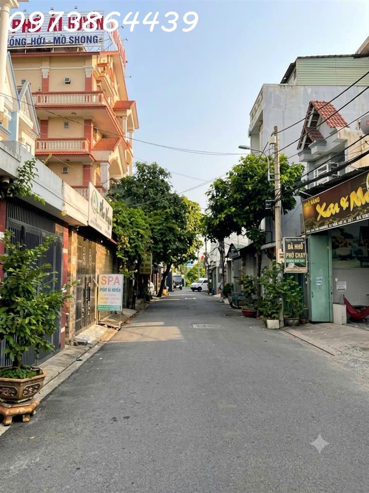 NHÀ 3 TÂNG - DIỆN TÍCH  KHỦNG 117M² – XE TẢI ĐẬU CỬA THÔNG  – 1 XẸT NGẮN  LÊ VĂN KHƯƠNG –