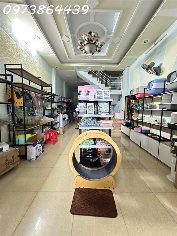 NHÀ 3 TÂNG - DIỆN TÍCH  KHỦNG 117M² – XE TẢI ĐẬU CỬA THÔNG  – 1 XẸT NGẮN  LÊ VĂN KHƯƠNG –