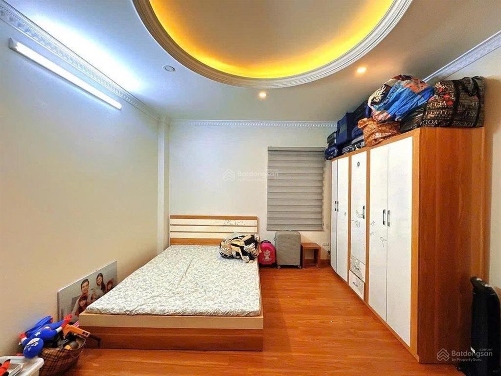 15m ra mặt phố doãn kế thiện  ô tô đỗ cổng  nội thất đầy đủ  3 thoáng trước sau  ở cực sướng