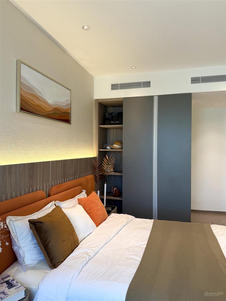 Bán căn hộ 2pn view biển cao cấp, cách biển 200m  tặng full nội thất, ngân hàng hỗ trợ lãi suất 0%