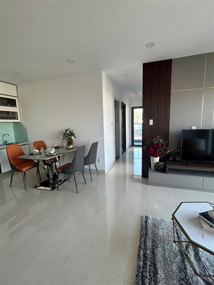 Bán căn hộ 2pn view biển, trung tâm thành phố  tặng full nội thất gỗ cao cấp  htls 12 tháng 0%