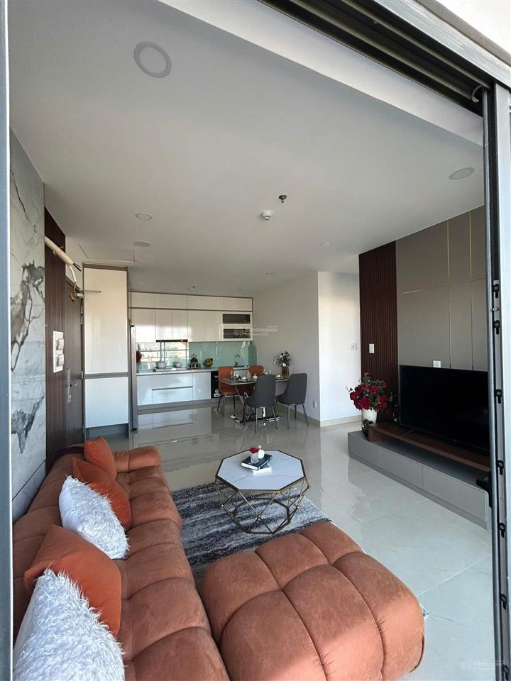 Bán căn hộ 2pn view biển, trung tâm thành phố  tặng full nội thất gỗ cao cấp  htls 12 tháng 0%