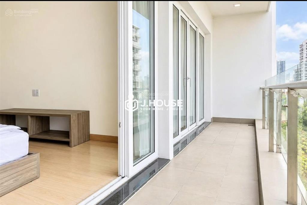 Cho thuê căn hộ 2 phòng ngủ full nội thất  vị trí ngay cung đường trường sa hoàng sa gần d10