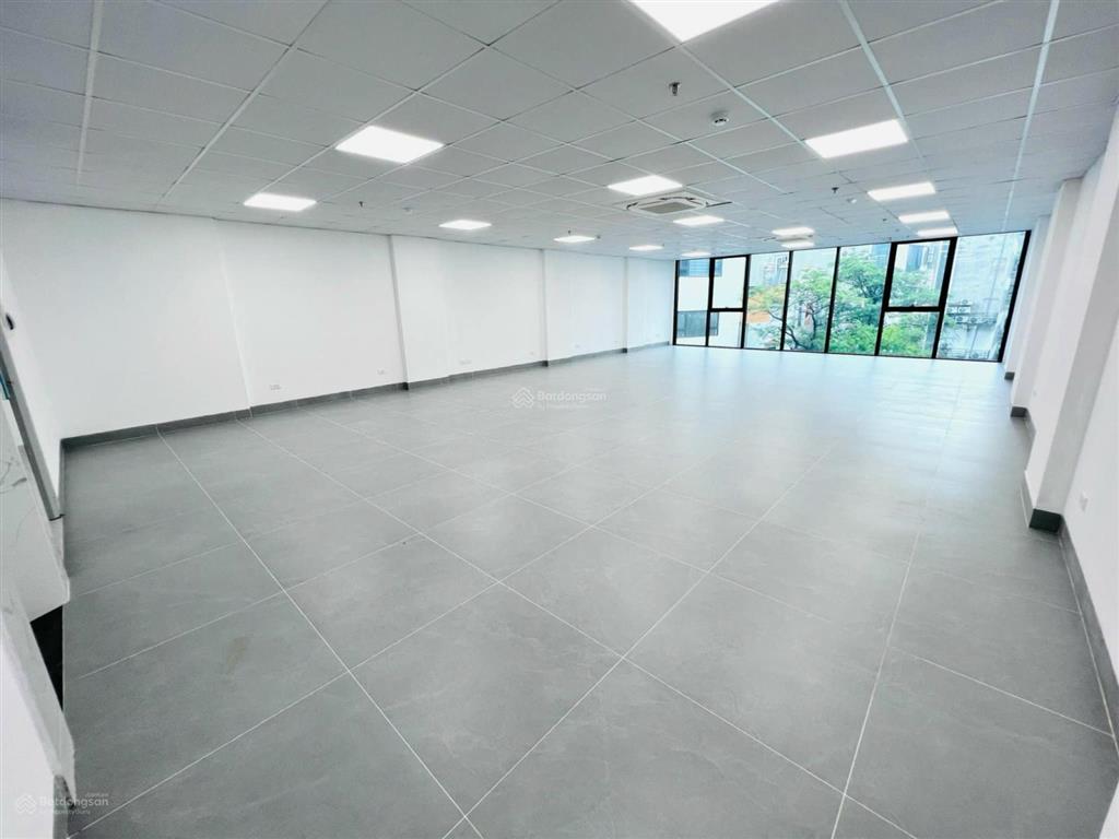 (chỉ 18tr) vp nguyễn khang 80m2/mt 10m  pccc đầy đủ, full kính, tiện kinh doanh mọi ngành nghề