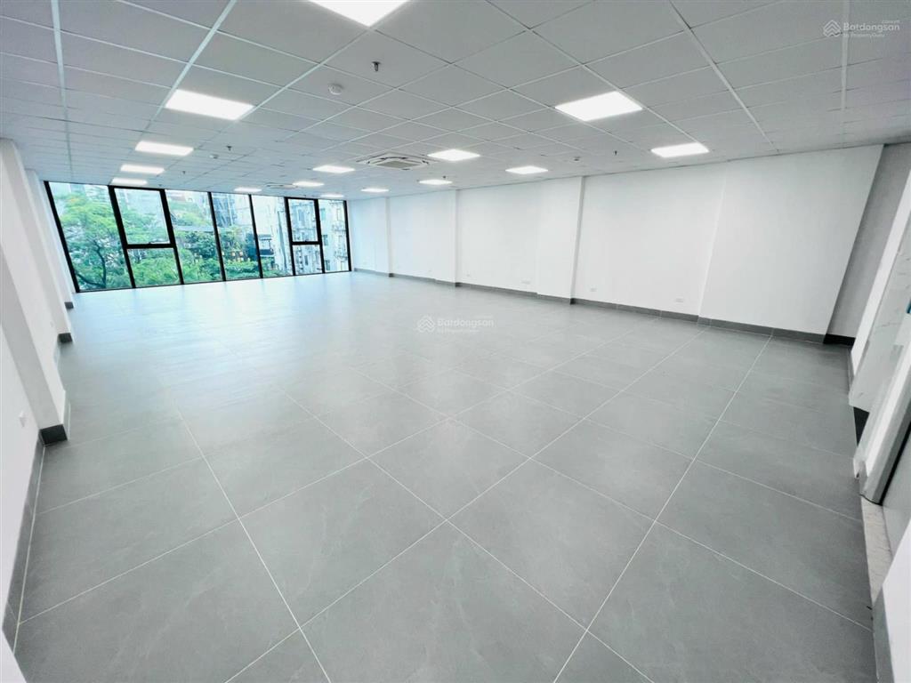 (chỉ 18tr) vp nguyễn khang 80m2/mt 10m  pccc đầy đủ, full kính, tiện kinh doanh mọi ngành nghề