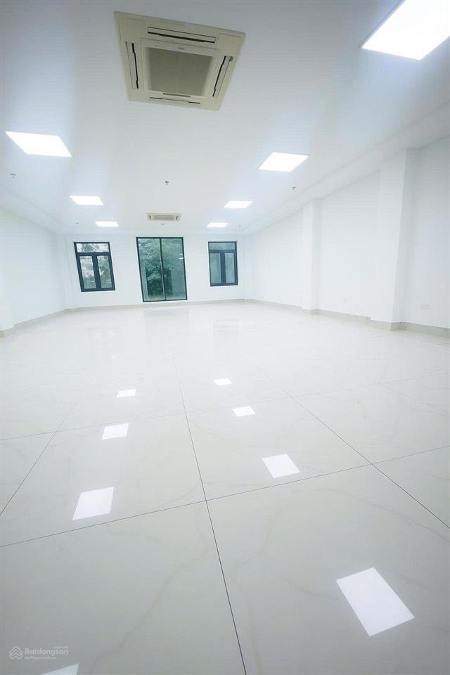 Cho thuê văn phòng 80m2 tại mặt phố nguyễn khang  mặt tiền 10m, view đẹp, giá chỉ 12tr
