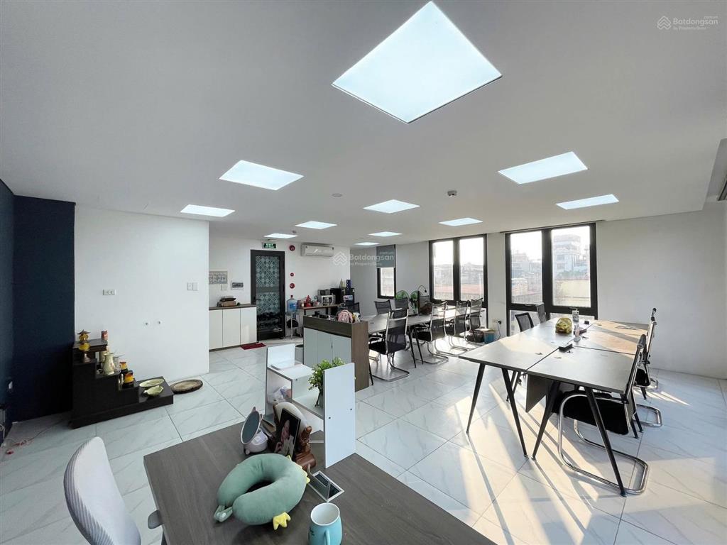 Sàn 100m2/mt 6m lê trọng tấn chỉ 13tr/tháng, vị trí đắc địa, tòa nhà chuẩn hiện đại