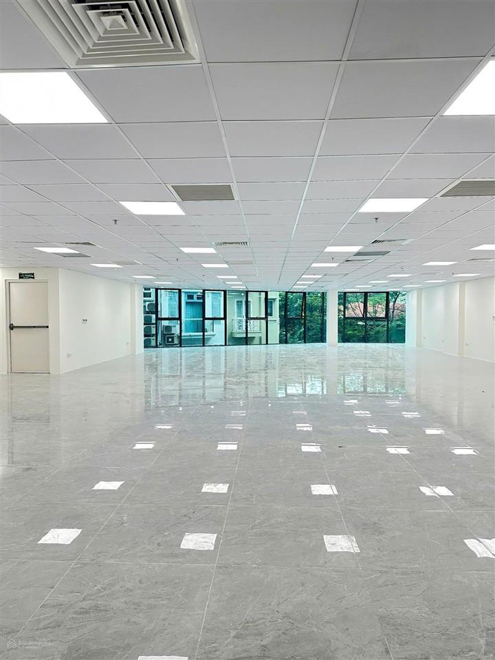 Sàn 90m2/mt 5m lê trọng tấn chỉ 10tr/tháng, vị trí đắc địa, tòa nhà chuẩn hiện đại