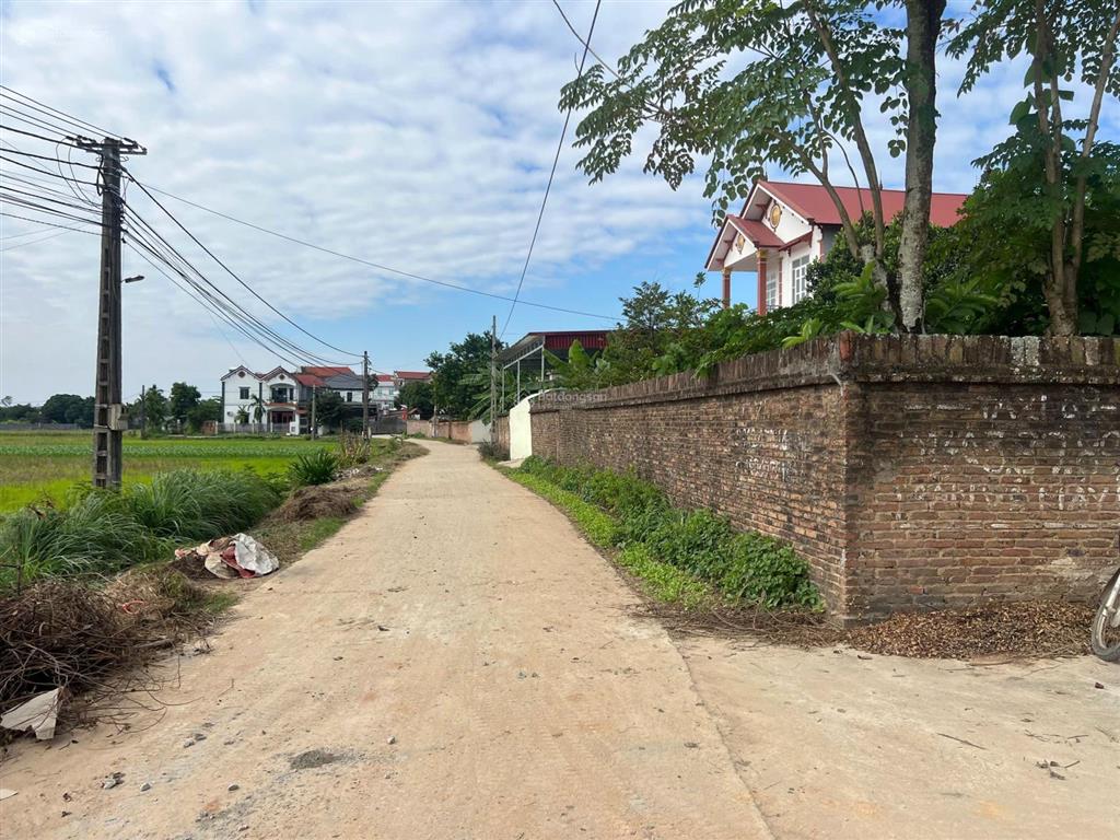 Chính chủ bán lô đất 9m4 full thổ cư,cách kcn phúc sơn 800m,đường xá thuận lợi