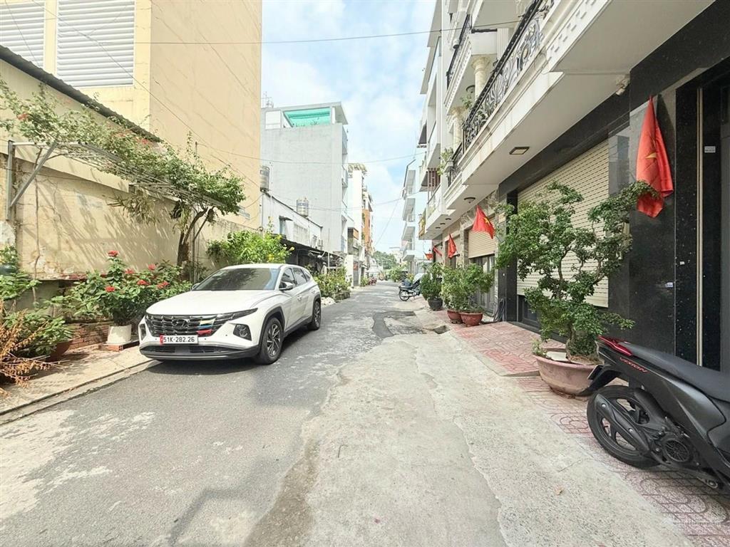 Chủ nhiệt bán biệt thự 140m2. 4 tầng. hà huy giáp. thới an. quận 12. chỉ 10,6 tỷ.