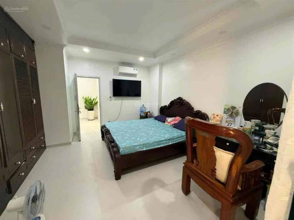 Chủ nhiệt bán biệt thự 140m2. 4 tầng. hà huy giáp. thới an. quận 12. chỉ 10,6 tỷ.
