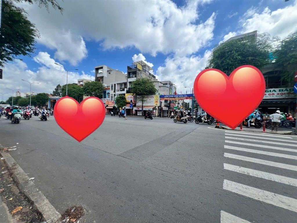 Giảm 25%. bán nhà 139m2. 3 tầng. mặt tiền hồng hà. tân bình. chỉ 33 tỷ.
