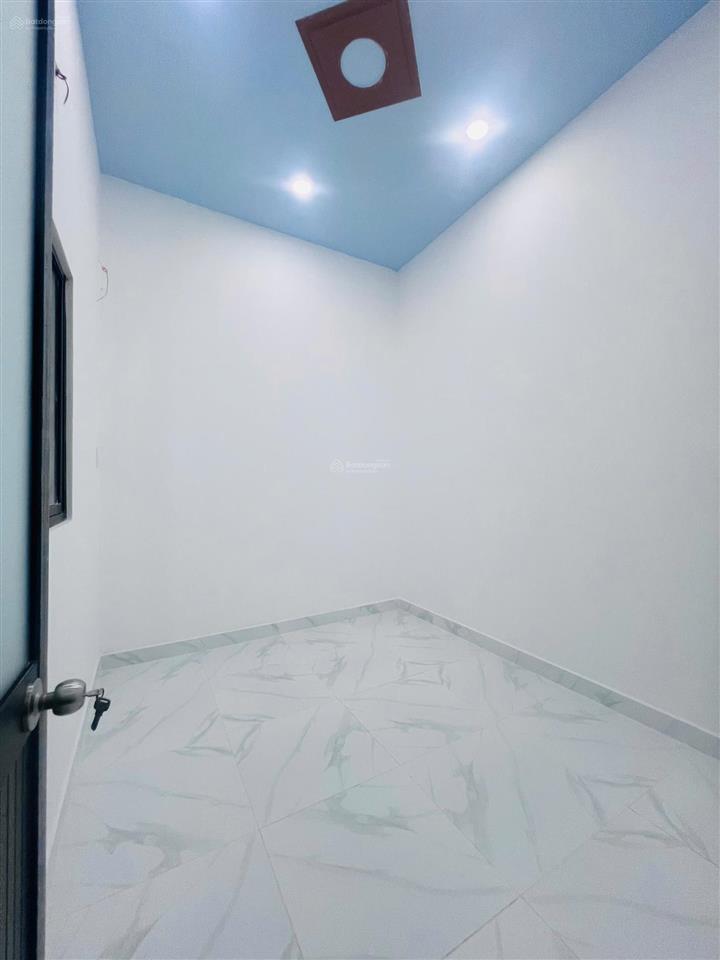 Nhà sổ riêng sd 80m2 chính chủ sang tên ngay hóc môn