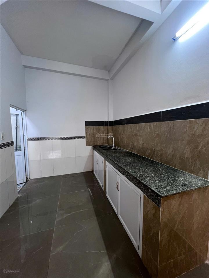 Nhà sổ riêng chính chủ hóc môn gần chợ gần trường, sang tên ngay