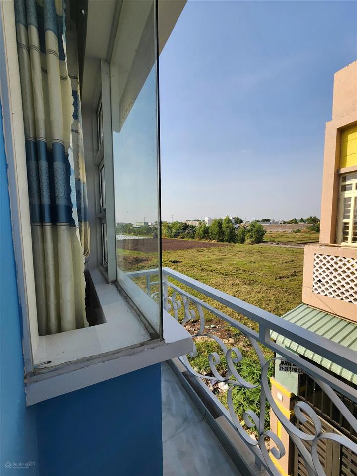 Bán nhà 765 triệu  mặt tiền chính chủ sổ riêng 1 trệt 1 lầu 2pn 2wc