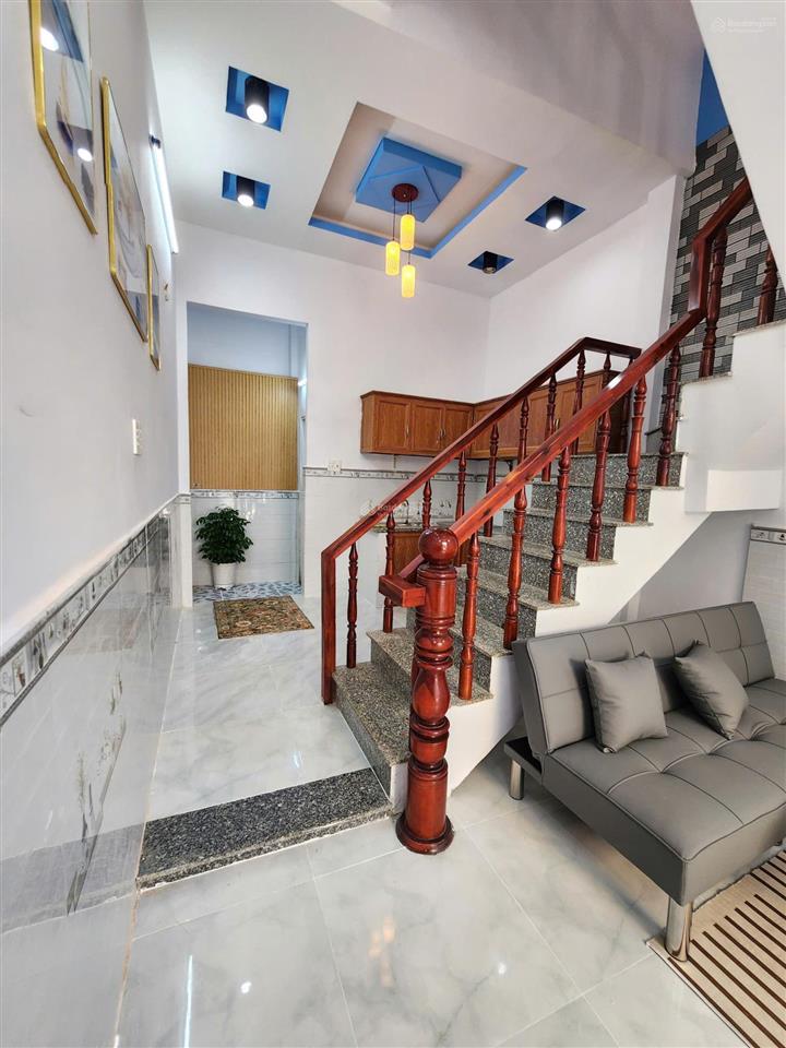 Bán nhà 765 triệu  mặt tiền chính chủ sổ riêng 1 trệt 1 lầu 2pn 2wc