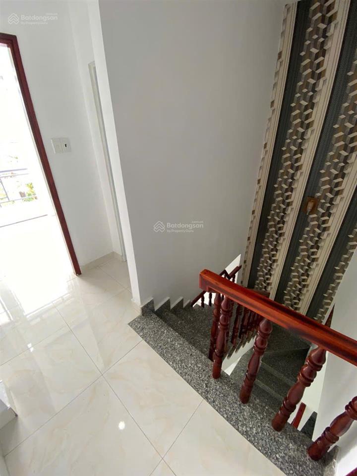 Nhà chính chủ nhà riêng 2pn 2wc sang tên ở liền